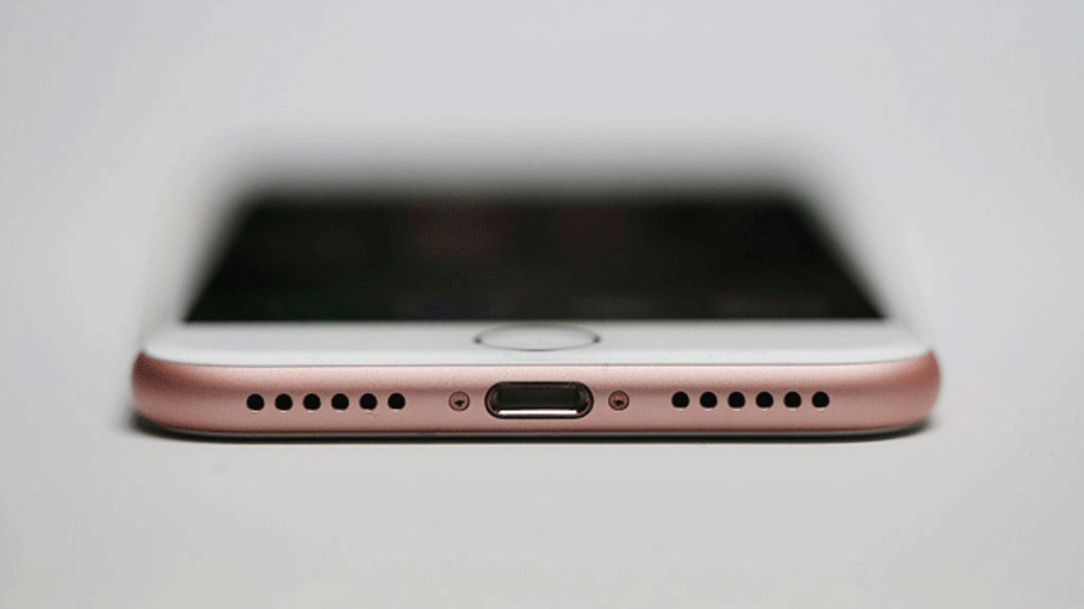 The Iphone 7 S Hissing Issue May Not Be Cause For Concern Mental Floss The iphone 7 and iphone 7 plus are hissing. mental floss