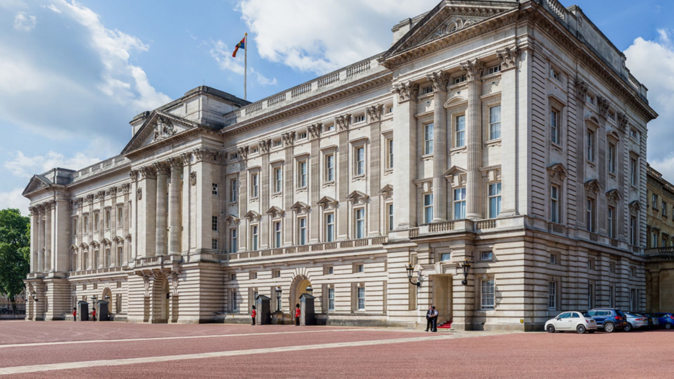 Want to Live in Buckingham Palace? Queen Elizabeth is Hiring a