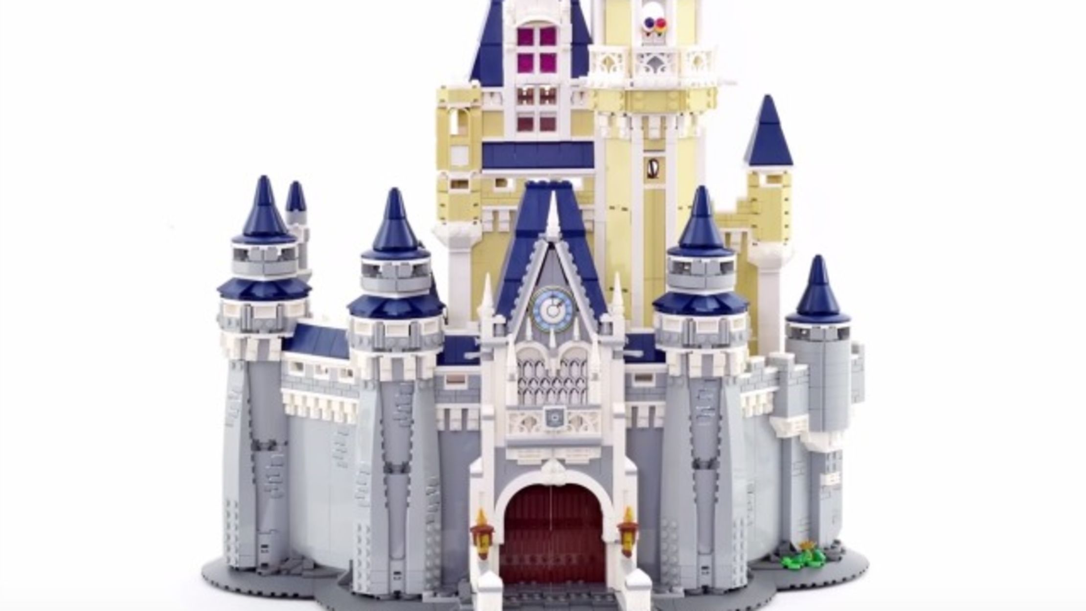 See a 4080 Piece LEGO Cinderella Castle Built in Stop Motion Mental Floss See a 4080 Piece LEGO Cinderella Castle Built in Stop Motion Mental Floss