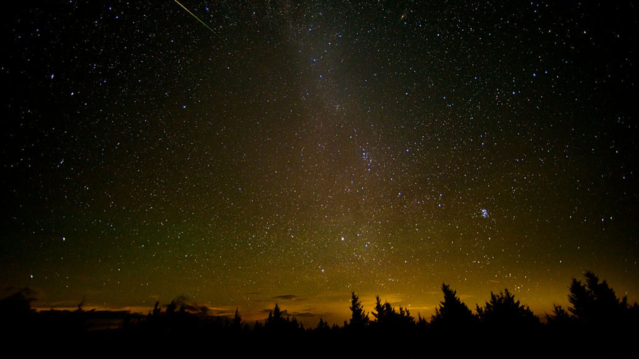 16 Lovely Photos of the 2016 Perseid Meteor Shower Peak | Mental Floss