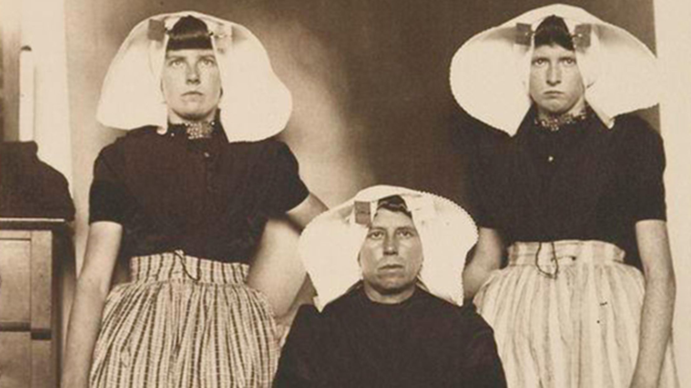 фото людей 100 лет назад