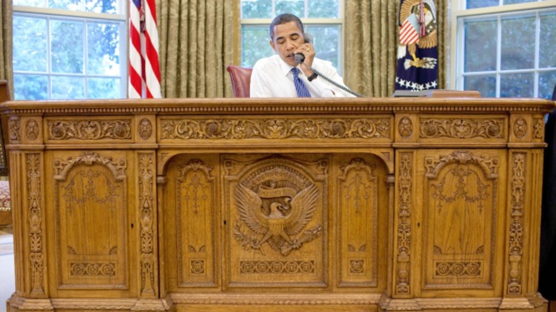 Oval Office Decor Through The Decades All The Presidents Desks