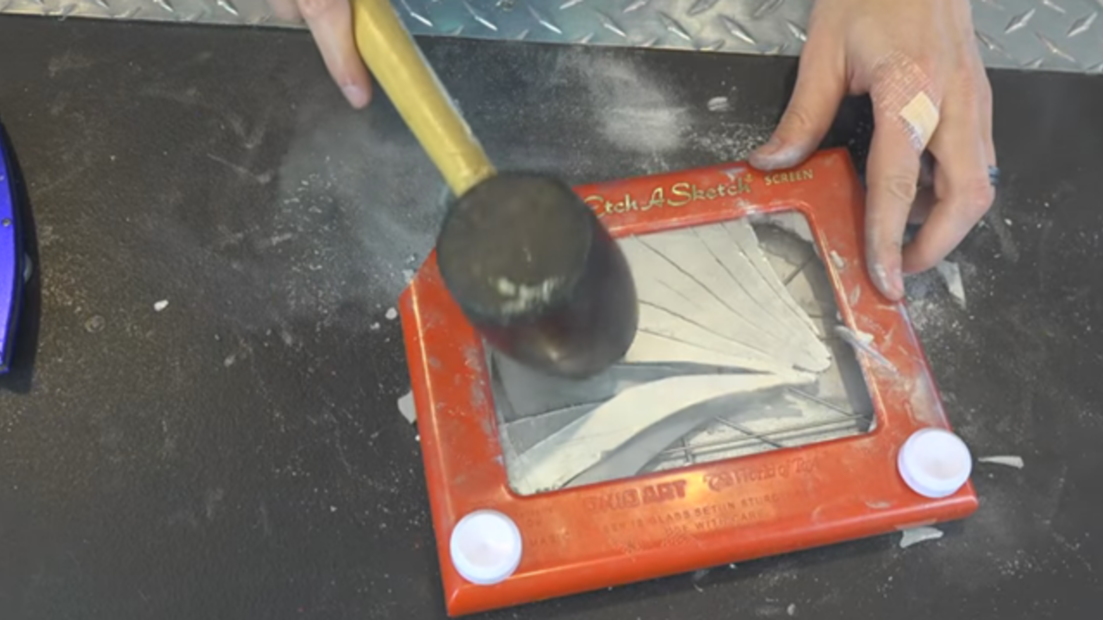 Whats Inside An Etch A Sketch Mental Floss