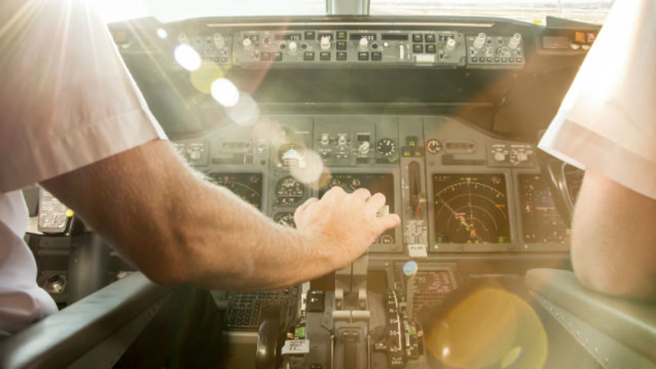15 BehindtheScenes Secrets of Airline Pilots Mental Floss