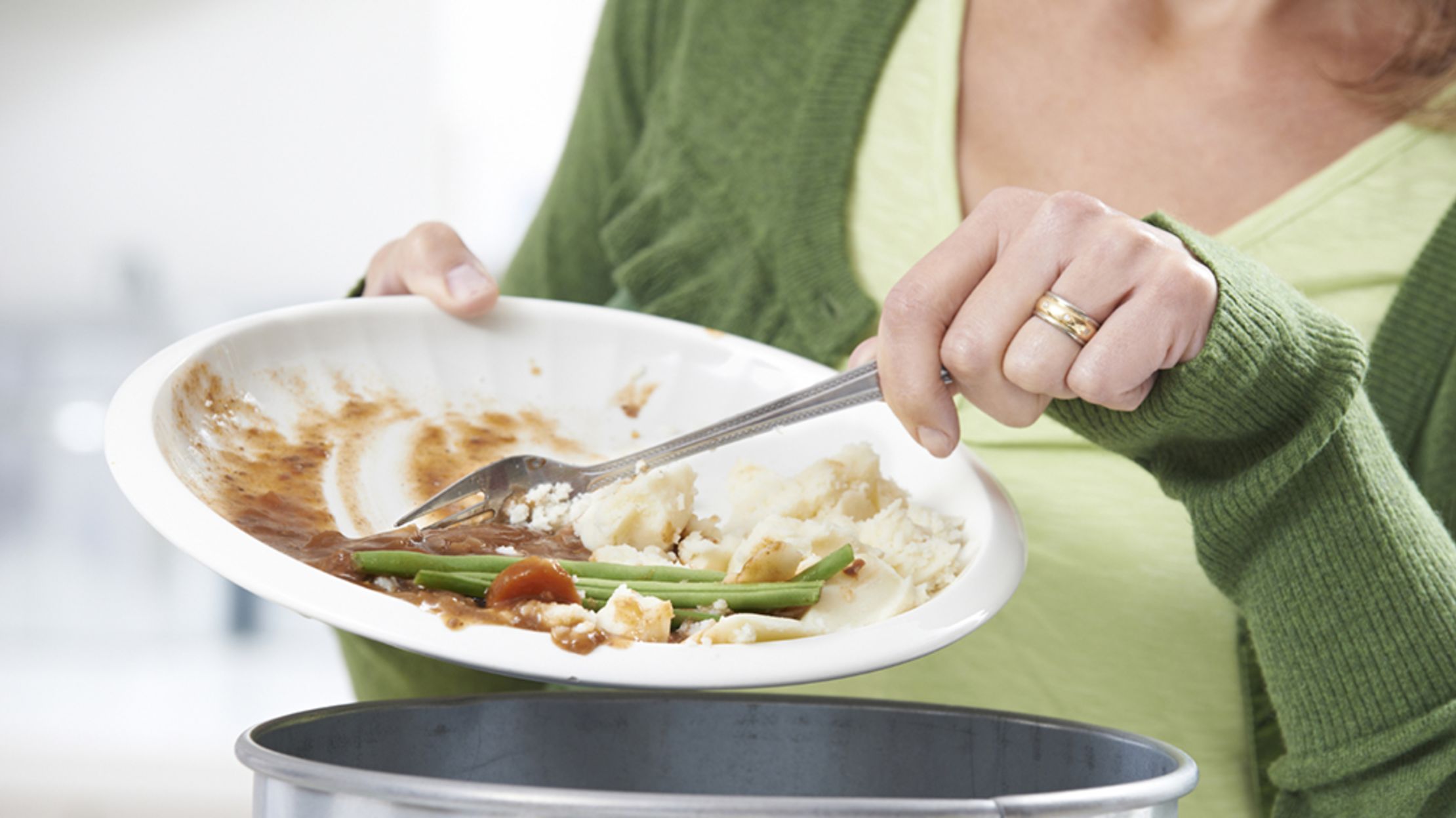 8 Easy Ways to Cut Back on Food Waste (and Save on Groceries) Mental