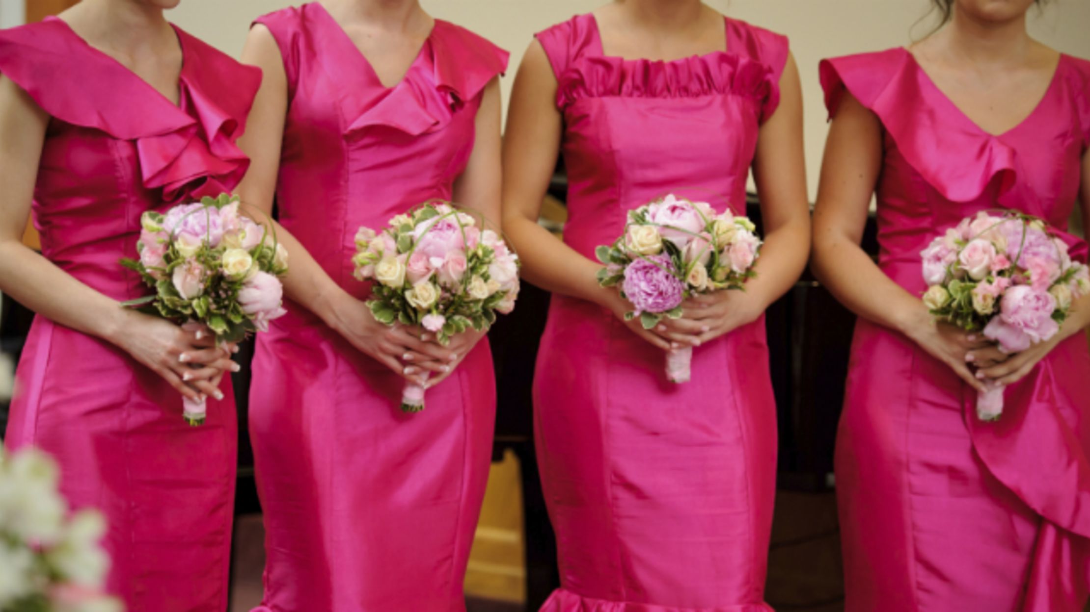 do bridesmaids and maid of honor wear the same dress