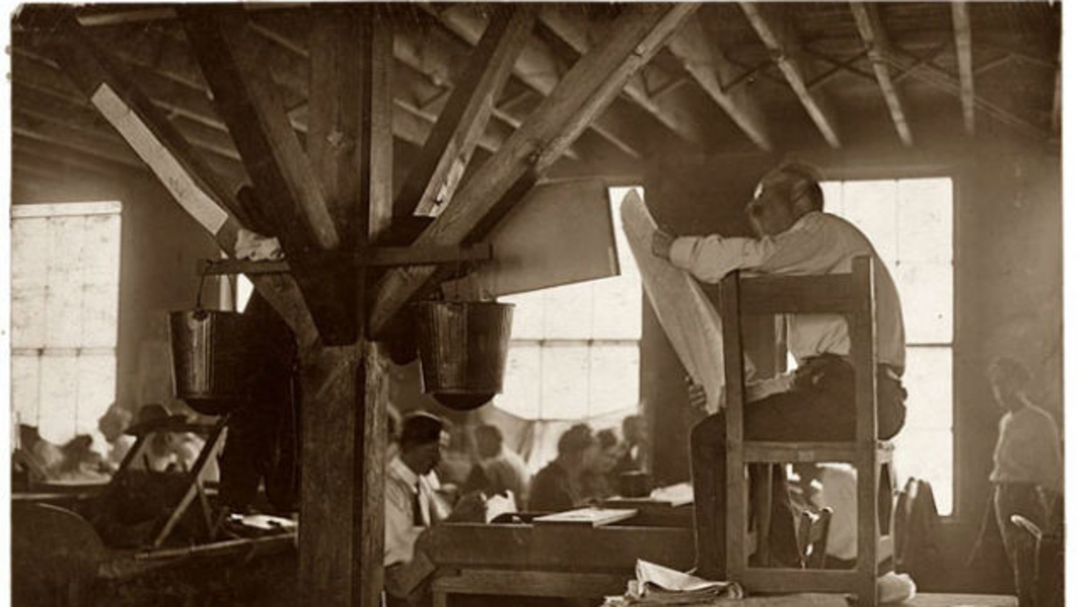 The Lectores Who Read To Cuba S Cigar Rollers Mental Floss