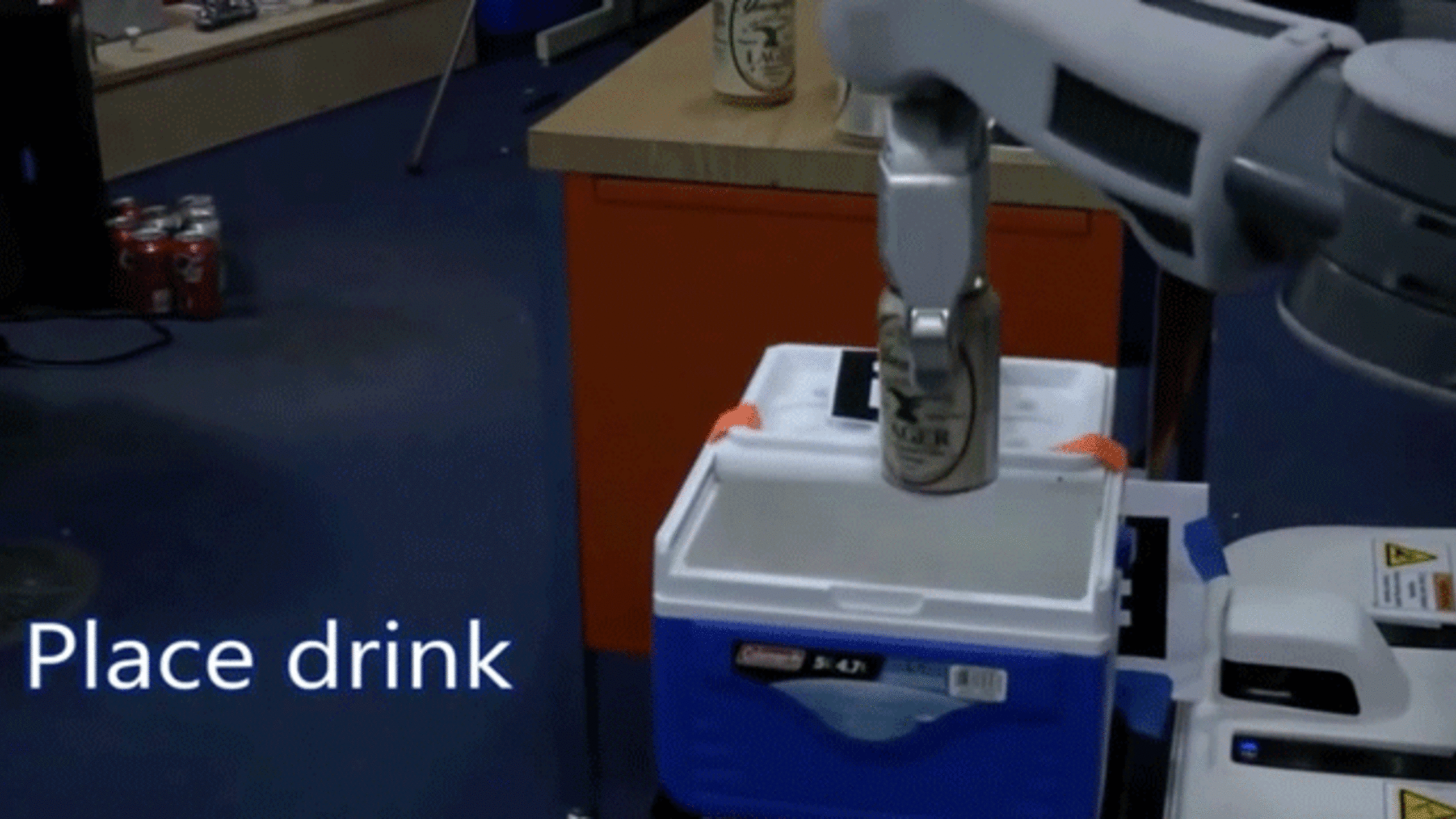 robot bartender mgm