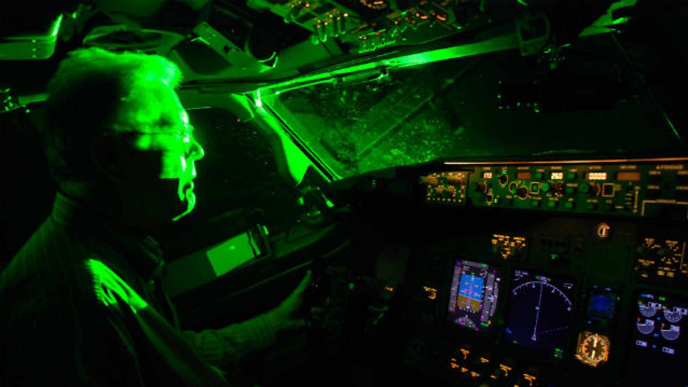 What Pilots See When You Shine a Laser Pointer at Aircraft Mental Floss