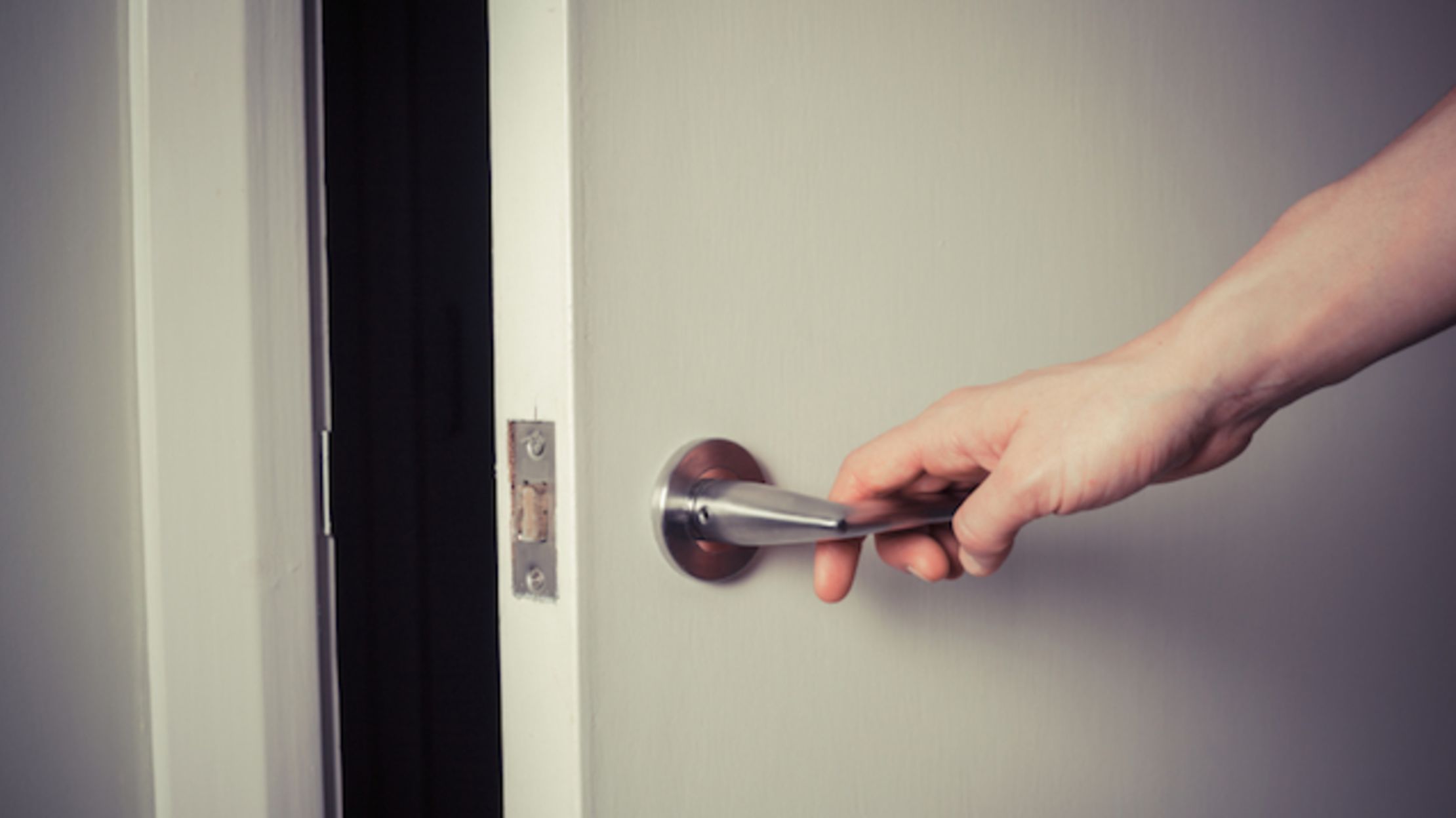 Teens Create A Self Cleaning Door Handle To Eliminate Germs