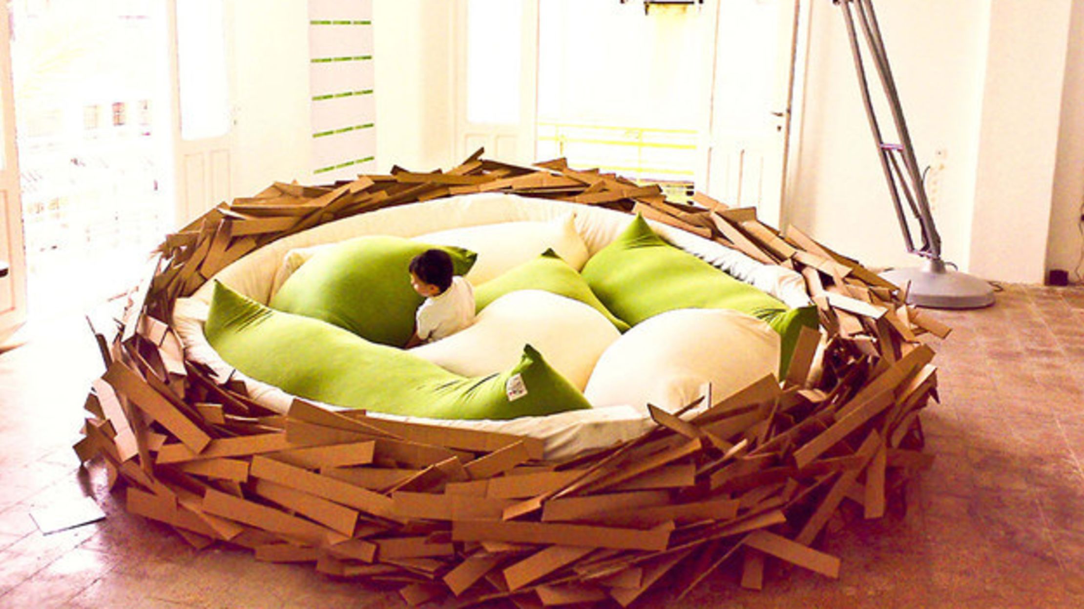 Кровать гнездо для человека