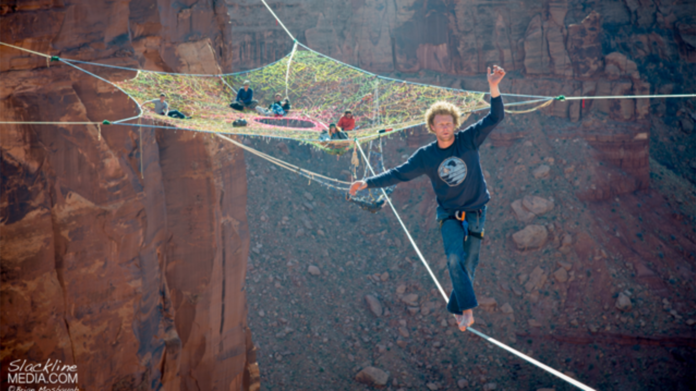 a-huge-net-was-built-in-utah-400-feet-in-the-air-mental-floss