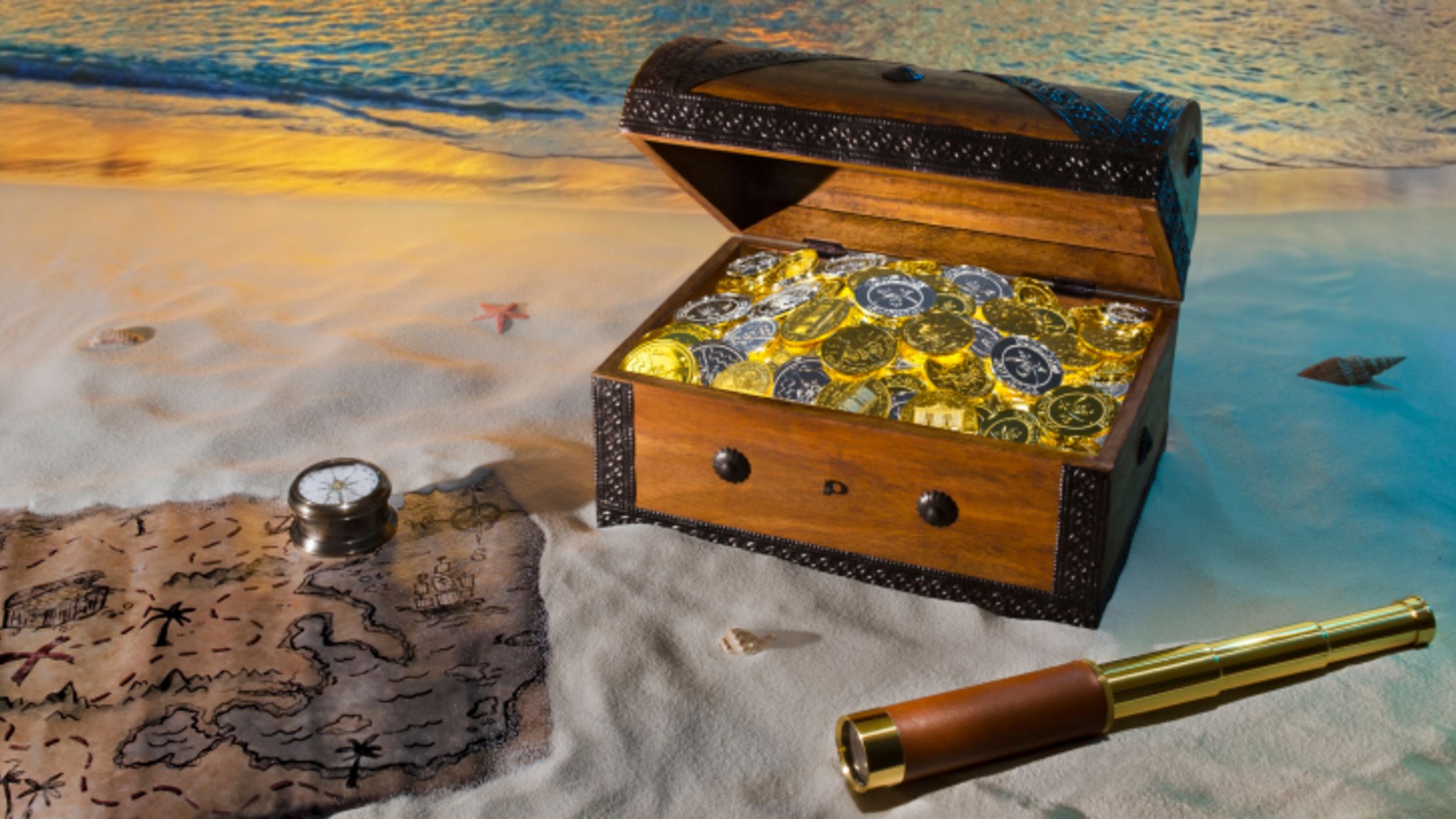 Treasure Hunters by Anna Claybourne Treasure Hunters by Anna Claybourne