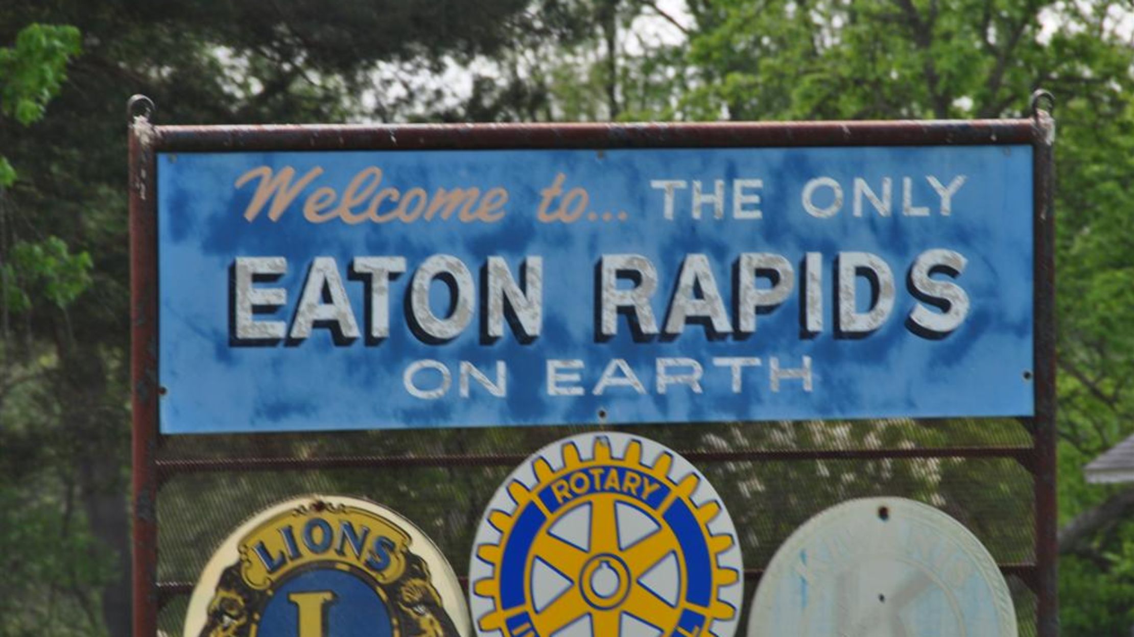 17 Slogans On Town Welcome Signs You Won T See Anywhere Else Mental Floss A welcome sign (or gateway sign) is a road sign at the border of a jurisdiction or region that introduces or welcomes visitors to the city/county/state/province/prefecture/canton/region. 17 slogans on town welcome signs you