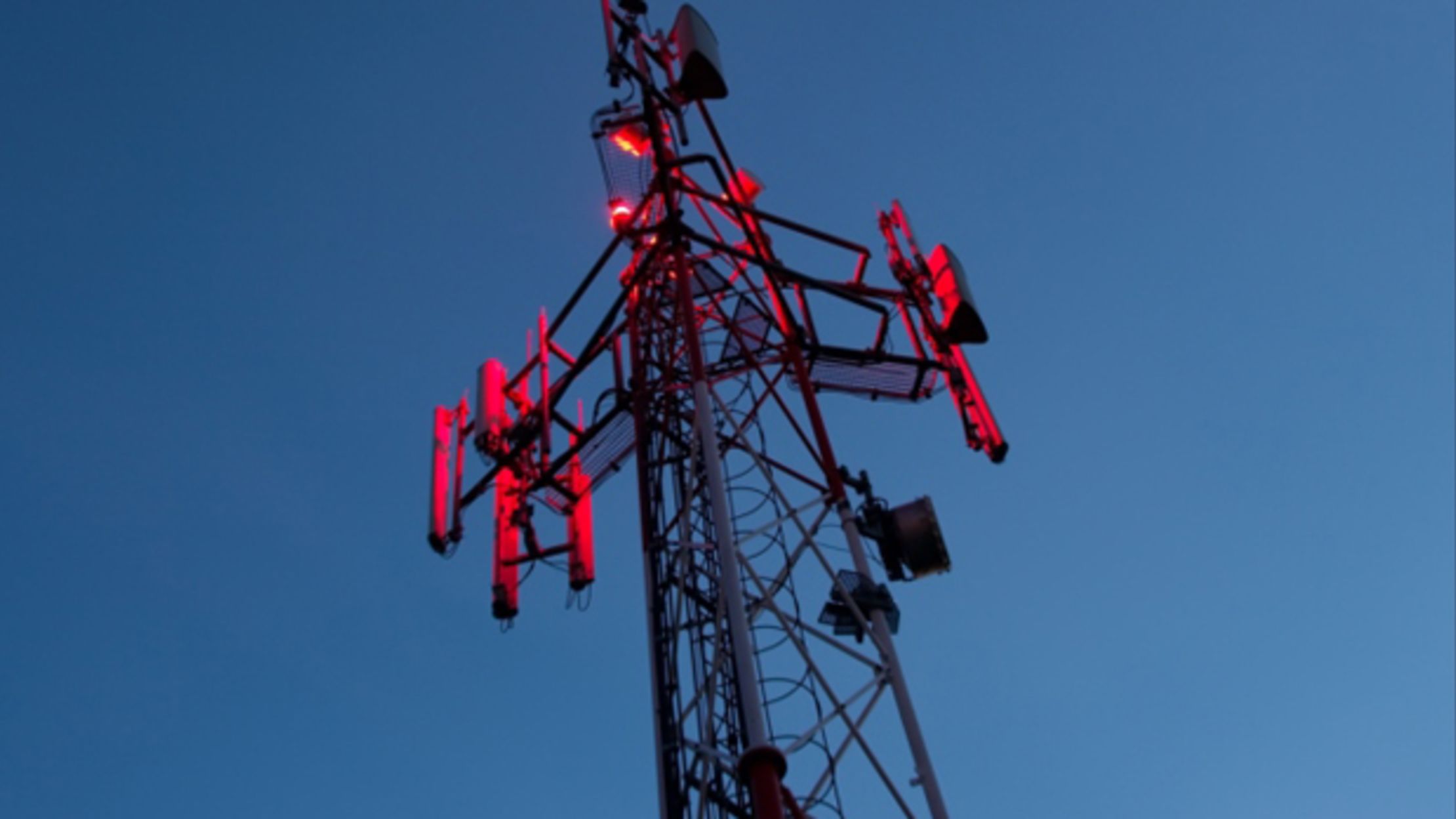 Why Do Electrical Towers Have Different Colored Blinking Lights? Mental Floss
