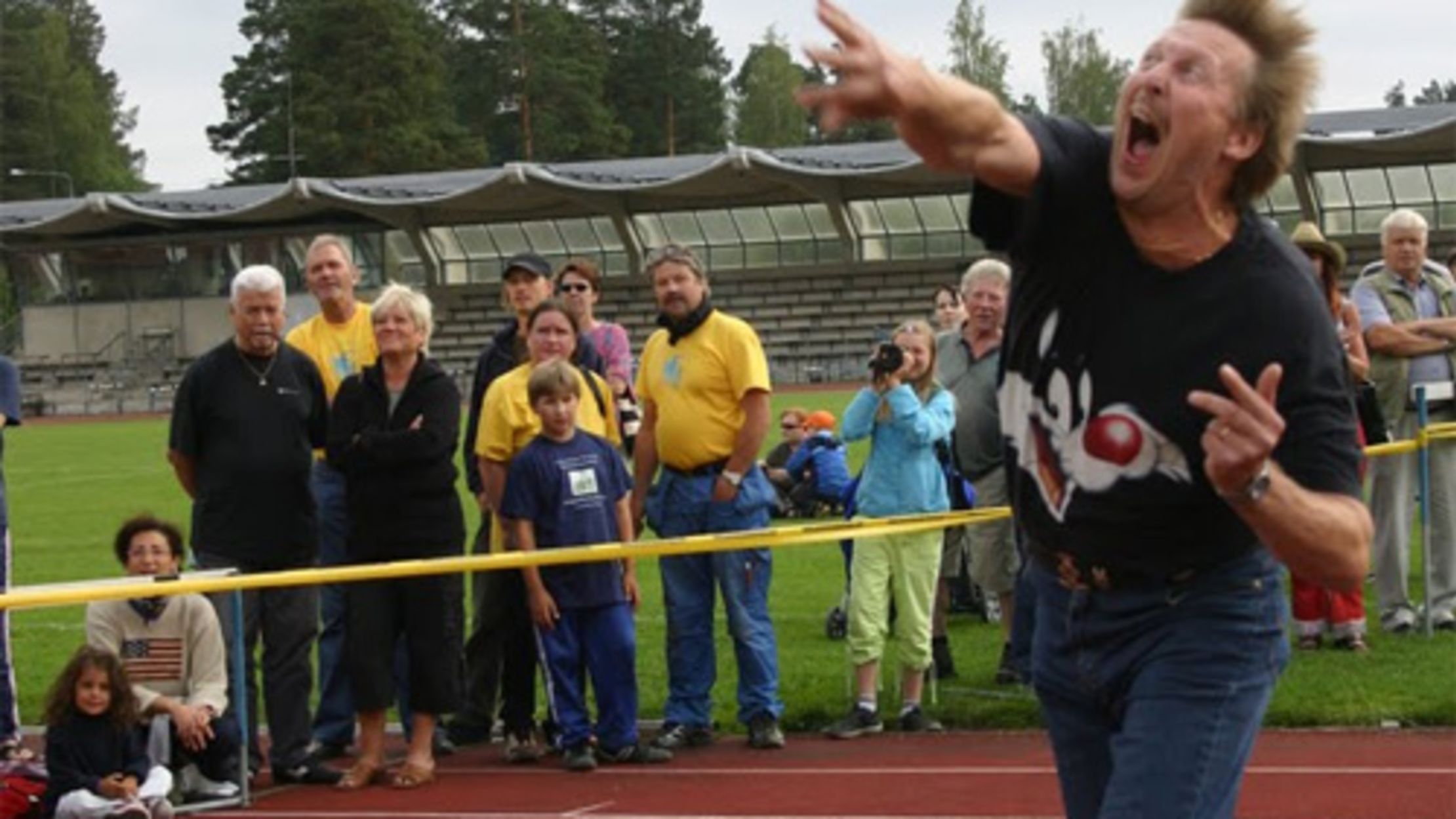 The Mobile Phone Throwing World Championships Were Yesterday Mental Floss