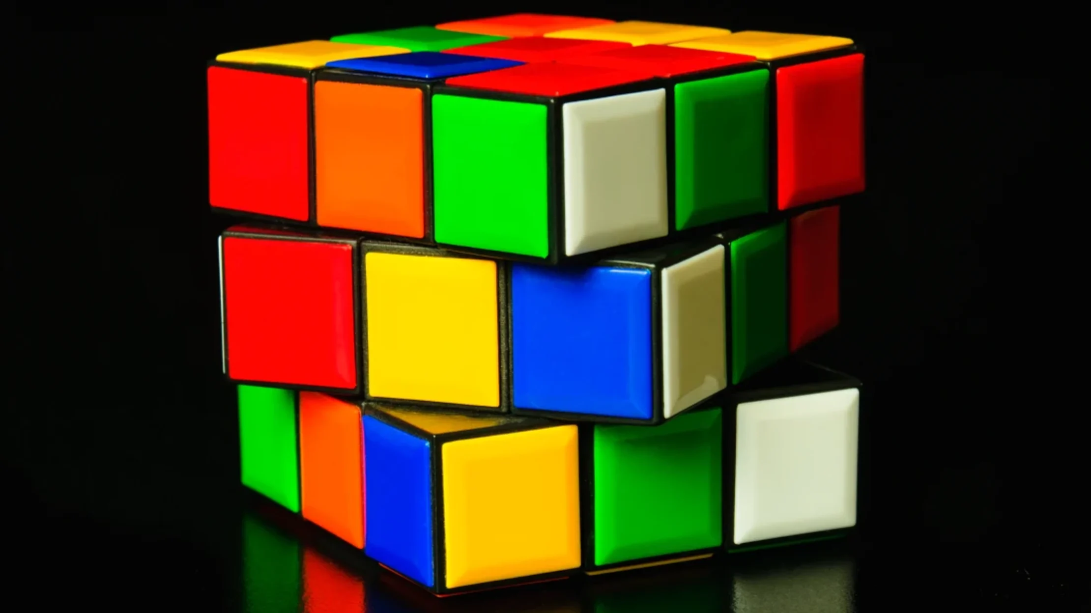 Big cube. Куб. Кубик Рубика фон. Самый большой кубик Рубика. Кубик Рубика робот.