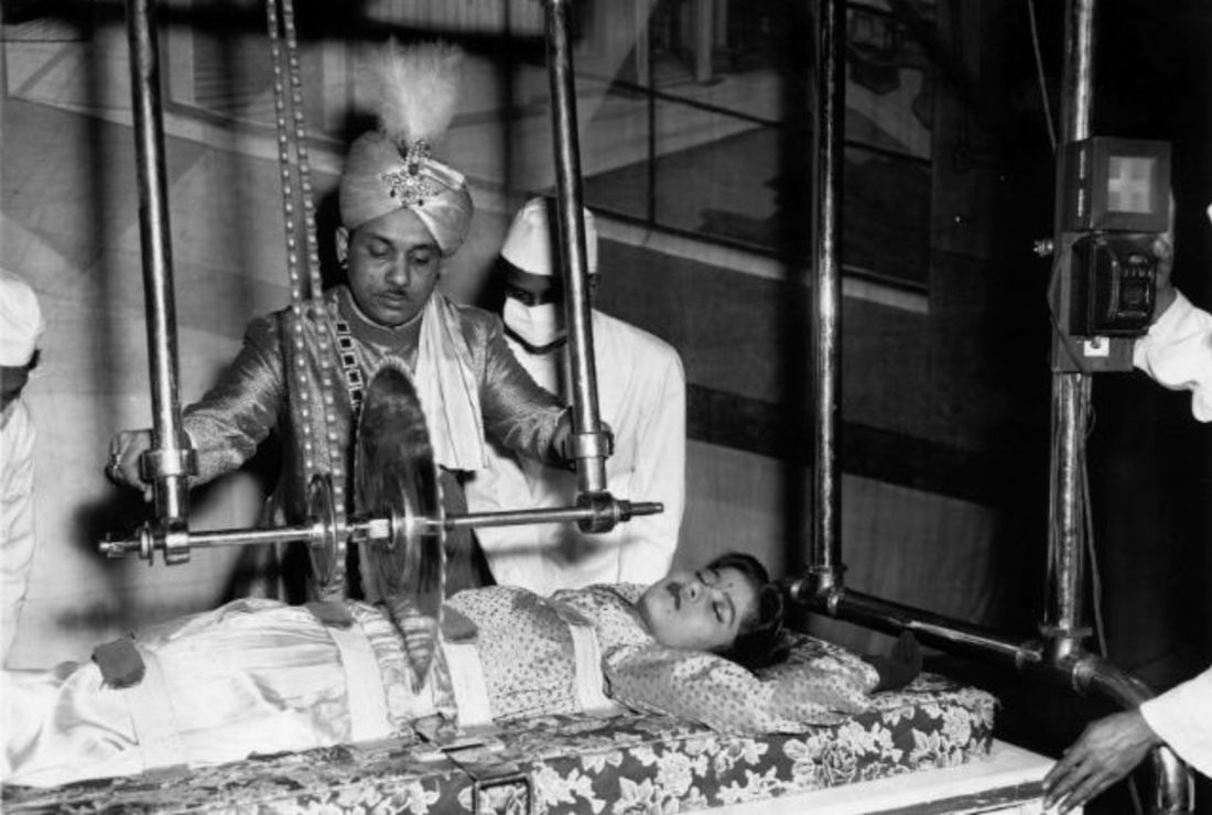 The 1956 Magic Trick That Sent Bbc Viewers Into A Panic Mental Floss P c sorcar makes the victoria memorial vanish from kolkata. the 1956 magic trick that sent bbc