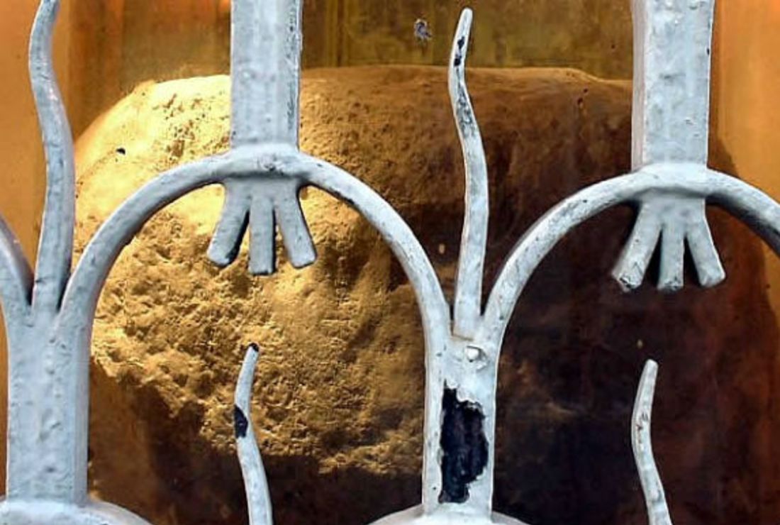 Sword In The Stone Real London 6 Myths Of The London Stone Mental Floss 6 myths of the london stone mental floss