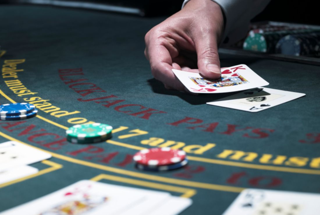 How Does Counting Cards in Blackjack Work? | Mental Floss