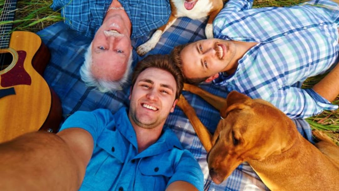 Ross, Ryan and Tony Henderson on Animal Planet's Hanging With The Hendersons