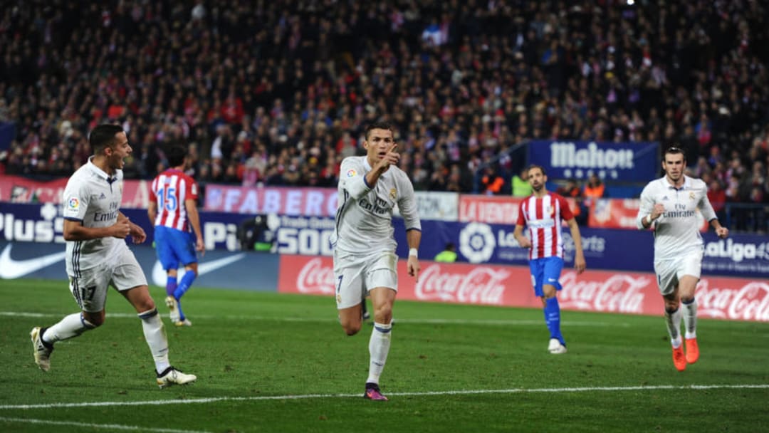 MADRID, SPAIN - NOVEMBER 19: Cristiano Ronaldo of Real Madrid celebrates after scoring Real's 2nd goal during the La Liga match between Club Atletico de Madrid and Real Madrid CF at Vicente Calderon Stadium on November 19, 2016 in Madrid, Spain. (Photo by Denis Doyle/Getty Images)