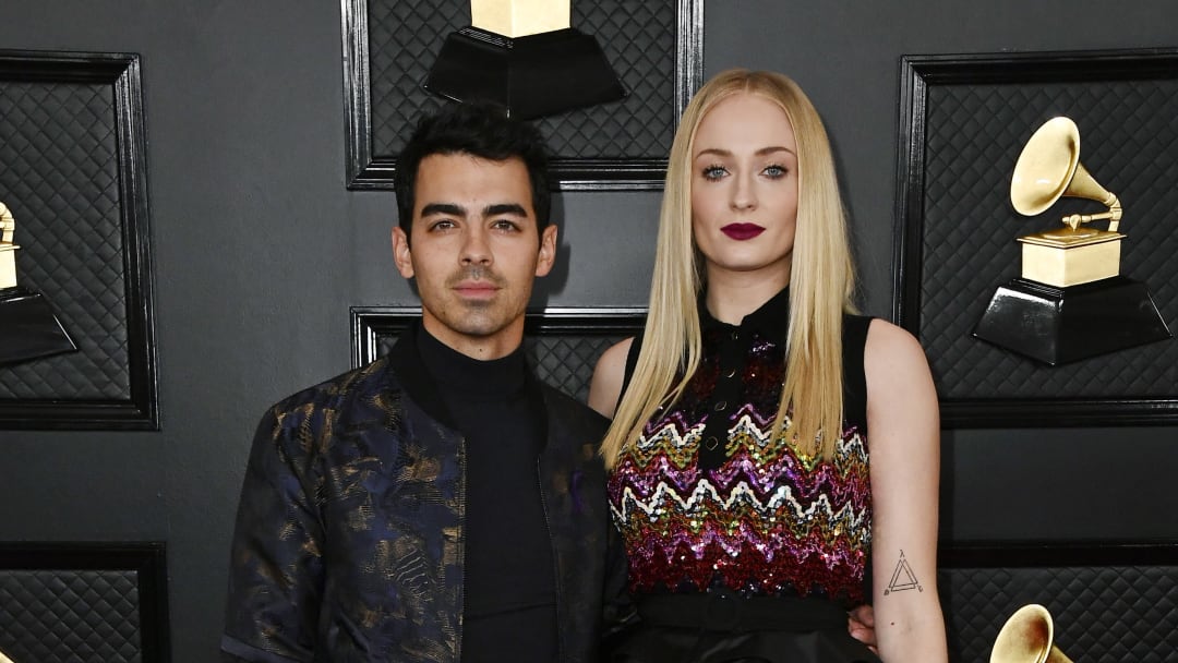 Sophie Turner and Joe Jonas pleaded with fans to wear face masks on Instagram.
