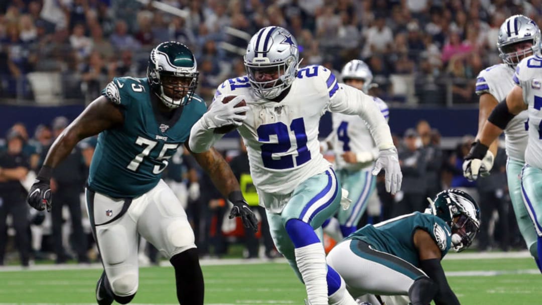 ARLINGTON, TEXAS - OCTOBER 20: Ezekiel Elliott #21 of the Dallas Cowboys carries the ball in the first quarter against the Philadelphia Eagles at AT&T Stadium on October 20, 2019 in Arlington, Texas. (Photo by Richard Rodriguez/Getty Images)