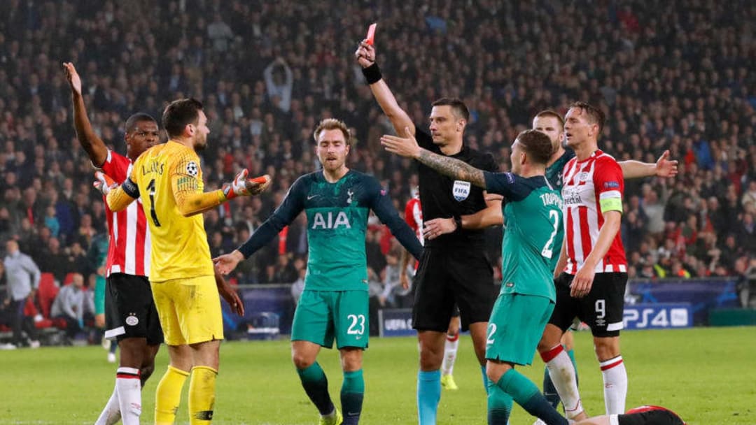 EINDHOVEN, NETHERLANDS - OCTOBER 24: Hugo Lloris of Tottenham Hotspur receives a red card from referee Slavko Vincic during the UEFA Champions League match between PSV v Tottenham Hotspur at the Philips Stadium on October 24, 2018 in Eindhoven Netherlands (Photo by Edwin van Zandvoort/Soccrates/Getty Images)