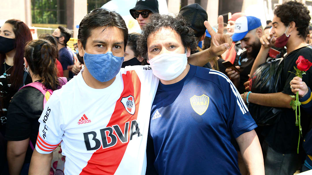 Argentinians Hold Massive Funeral For Diego Maradona Argentinians Hold Massive Funeral For Diego Maradona