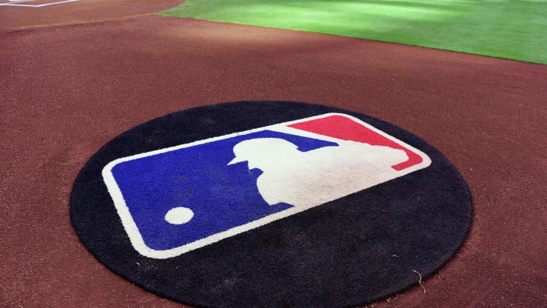 Cleveland Indians v Arizona Diamondbacks Cleveland Indians v Arizona Diamondbacks