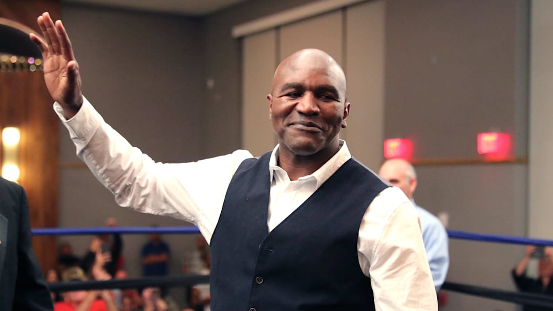 Evander Holyfield regresa al boxeo en junio Evander Holyfield regresa al boxeo en junio