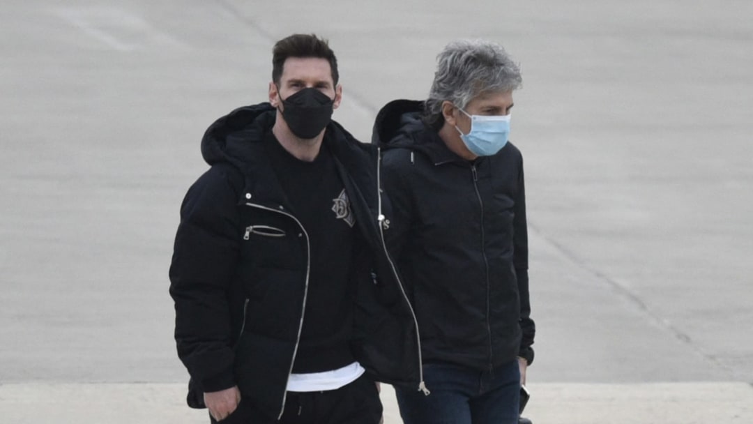 El argentino llegó esta mañana a la capital francesa. El argentino llegó esta mañana a la capital francesa.