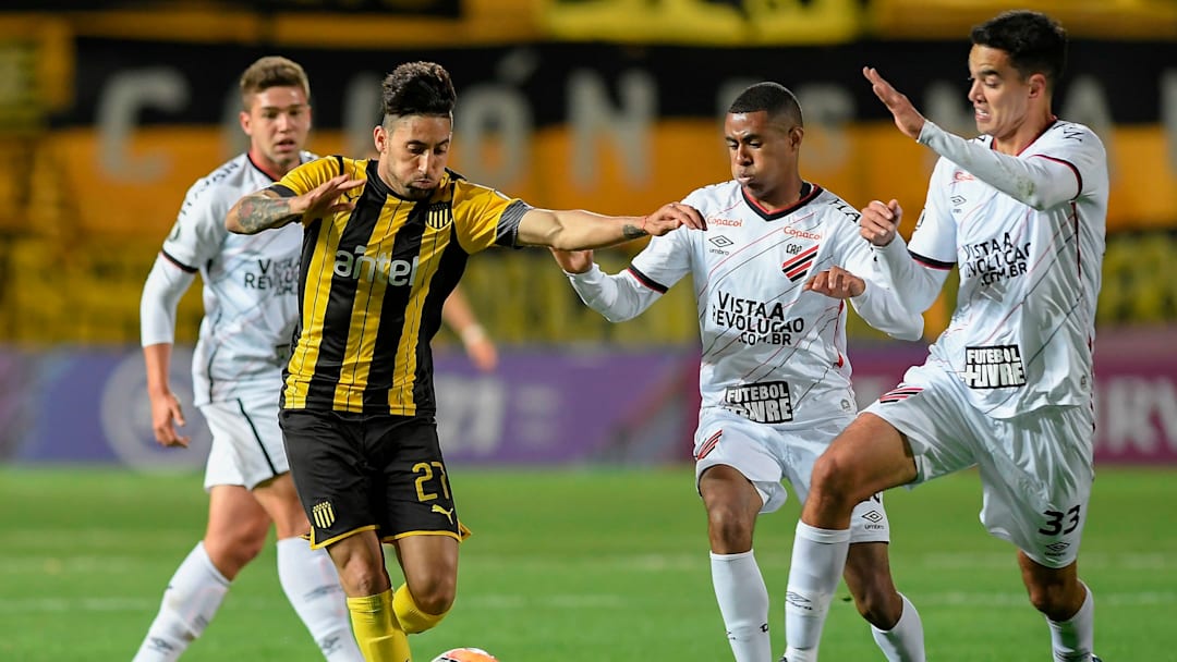 Equipes jogam em Montevidéu | FBL-LIBERTADORES-PENAROL-PARANAENSE Equipes jogam em Montevidéu | FBL-LIBERTADORES-PENAROL-PARANAENSE