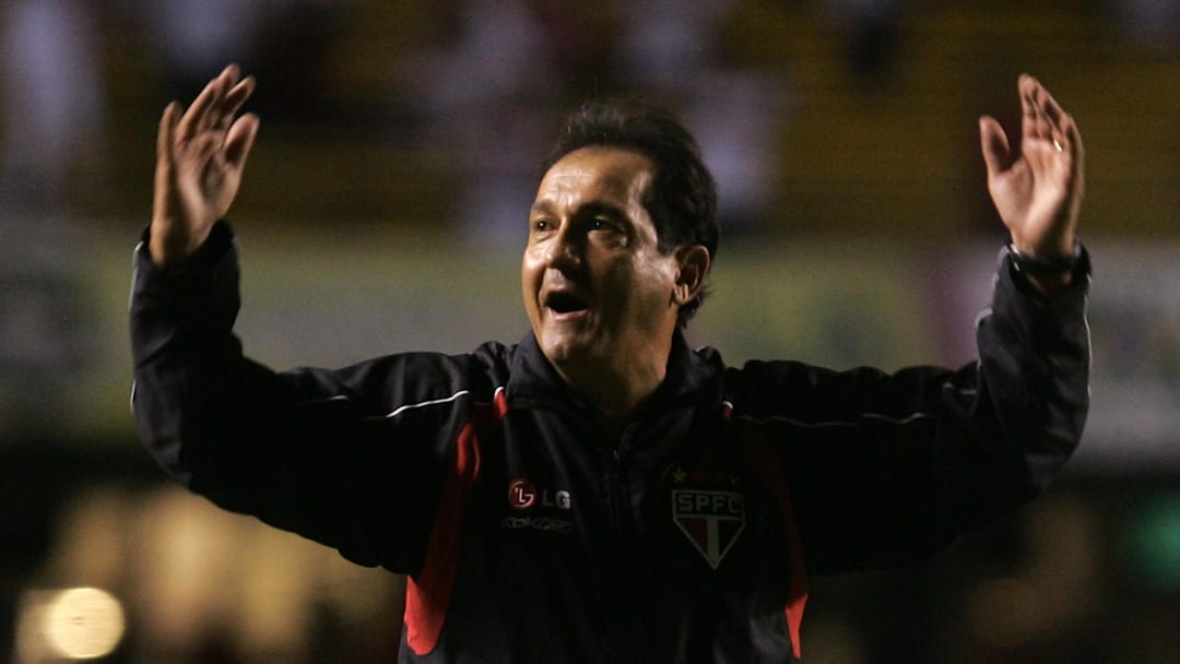 Muricy Ramalho, coach of Sao Paulo FC, r