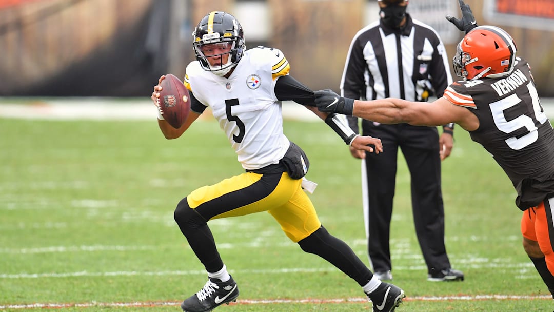 The Pittsburgh Steelers are re-signing Joshu Dobbs to solidify their QB depth. The Pittsburgh Steelers are re-signing Joshu Dobbs to solidify their QB depth.