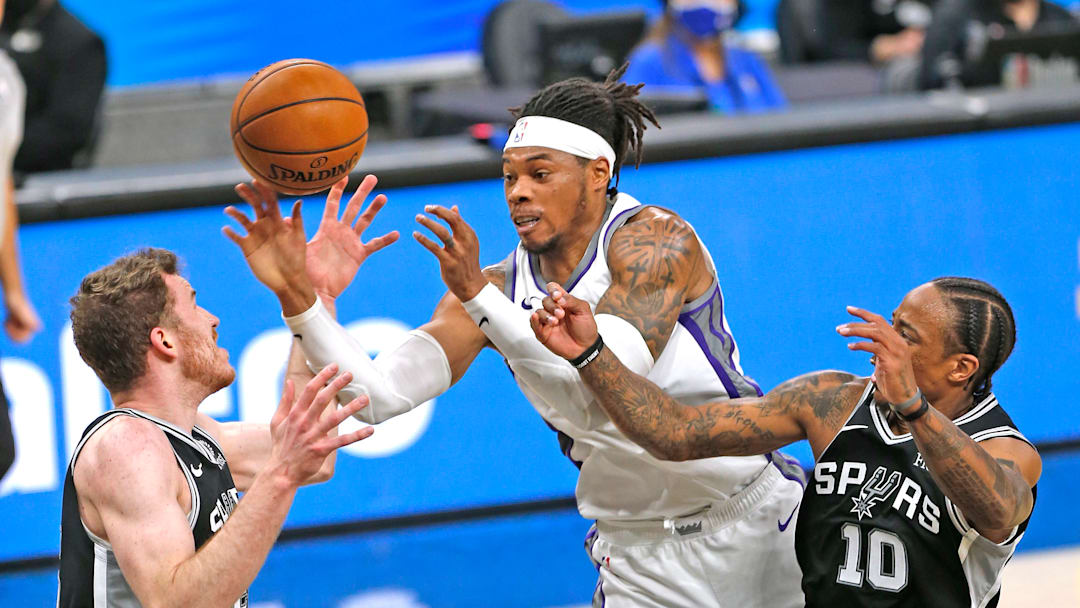 Richaun Holmes, DeMar DeRozan, Jakob Poeltl Richaun Holmes, DeMar DeRozan, Jakob Poeltl