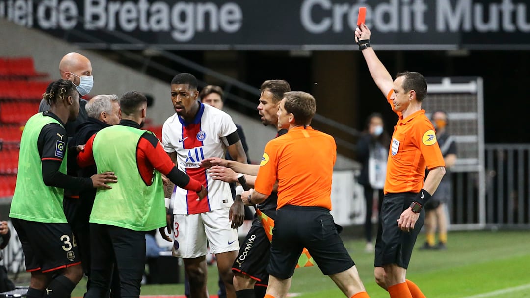 Ça a chauffé entre Kimpembe et les joueurs du Stade Rennais. Ça a chauffé entre Kimpembe et les joueurs du Stade Rennais.