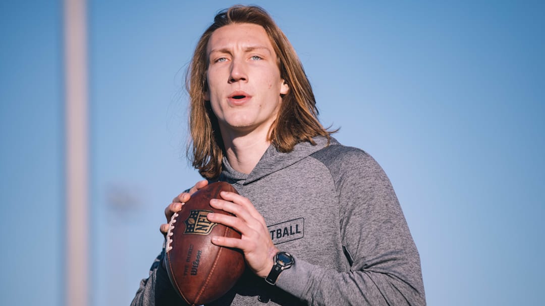 Video First Look At Trevor Lawrence Throwing After Surgery