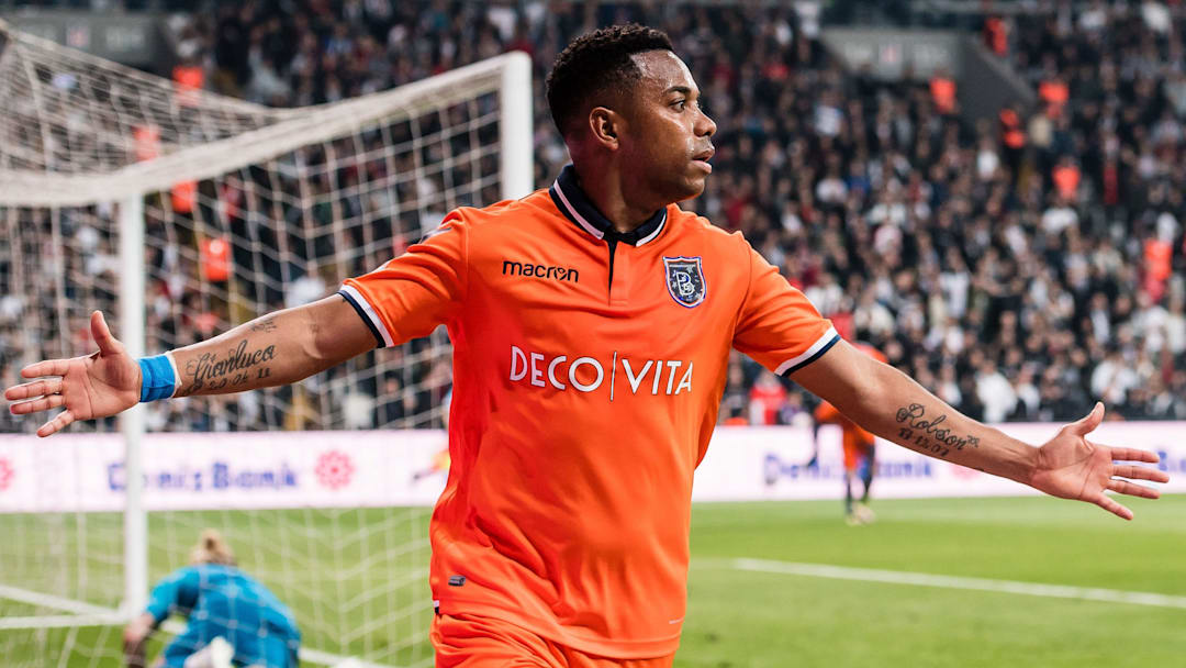 Robinho vuelve a Brasil Robinho vuelve a Brasil