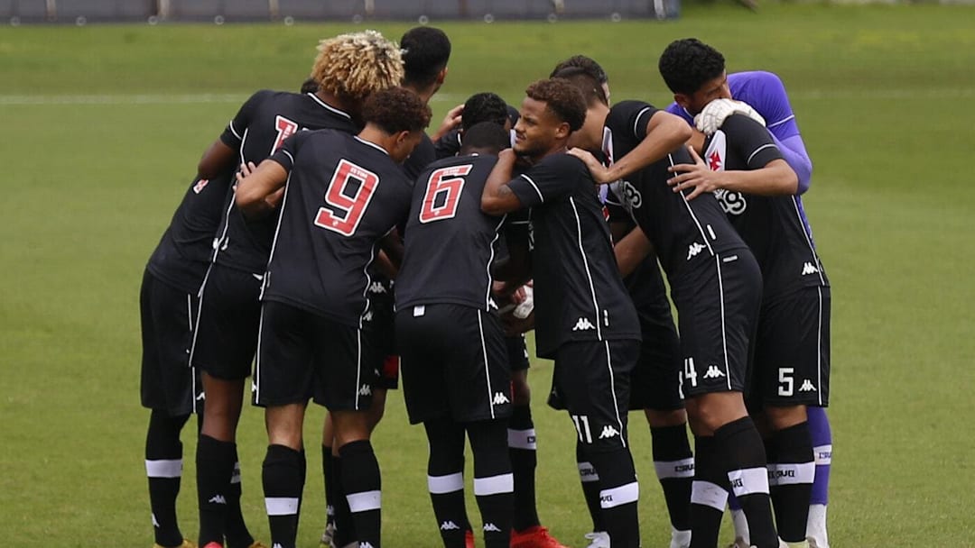 Time do Vasco antes da partida contra o Avaí pela Copa do Brasil sub-20 Time do Vasco antes da partida contra o Avaí pela Copa do Brasil sub-20