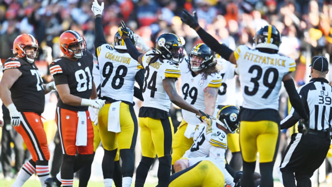 Pittsburgh Steelers defense celebrates after recovering a fumble during the second half against the Cleveland Browns at FirstEnergy Stadium. Mandatory Credit: Ken Blaze-USA TODAY Sports