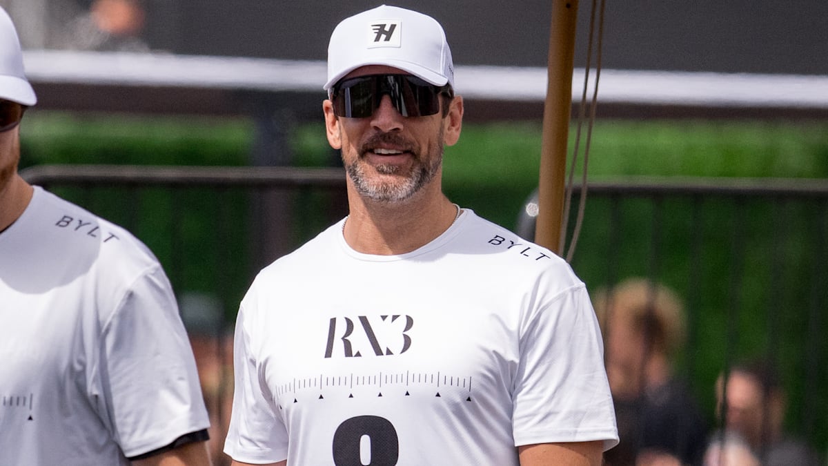 Aaron Rodgers testing out Steelers fit with explosive throwing session