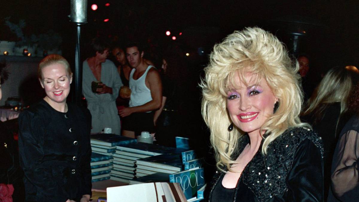 Dolly Parton's 5 Favorite Books (Plus the One She'd Take to a Desert Island)