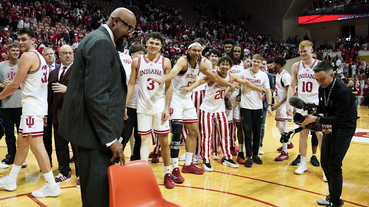 In case you missed it: Indiana paid tribute famous Bob Knight chair toss vs.  Purdue