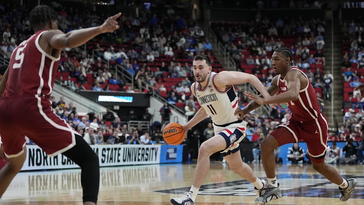 UConn Huskies バスケットボールジャージ #5 No. 5 Huskies Beat Marquette on Senior Day - University of