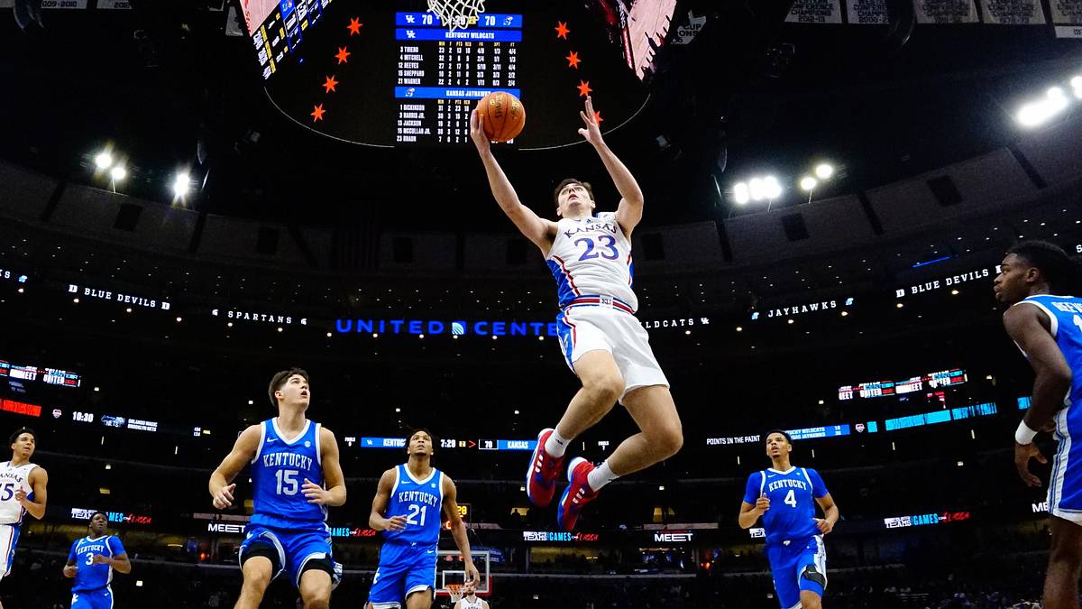 Kentucky is barely ahead of Kansas in all-time wins ahead of Champion's Classic duel