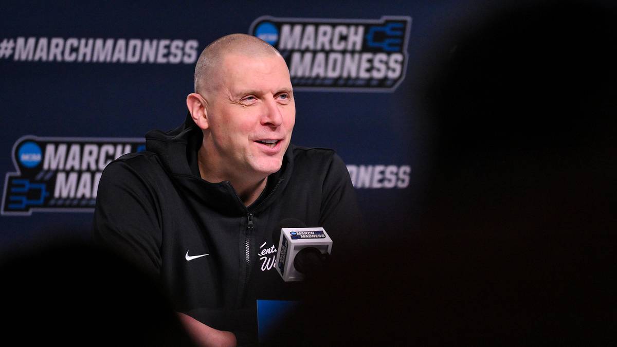 Mark Pope's potential point guard of the future receives an offer from Kentucky