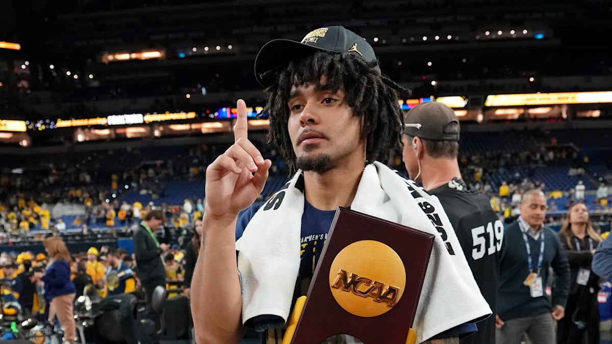 UNC legends give Elliot Cadeau the apology he deserved after Michigan won it all