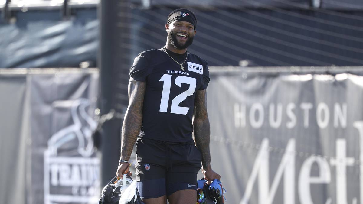 Nico Collins Credits 2 Texans Who Helped Him Take Game to Next Level This Offseason